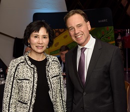 Professor Shudong Wang and Federal Health Minister Greg Hunt.