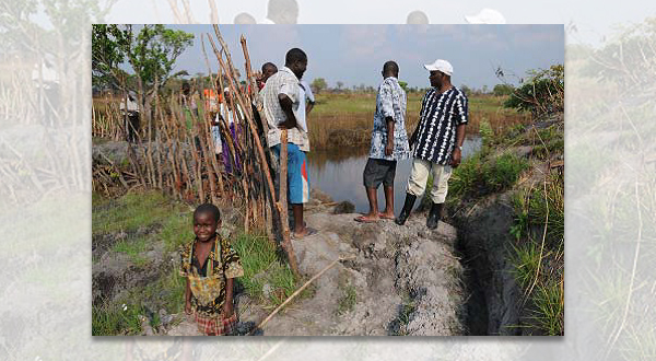 Irrigation furrow is clogged during night time, so that water is stored in the pond formed with the weir. With the stored water, farmers could extend irrigation to more farmlands.