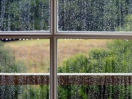 Rain on a windowpane 