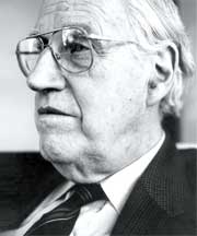 Dr Basil Hetzel