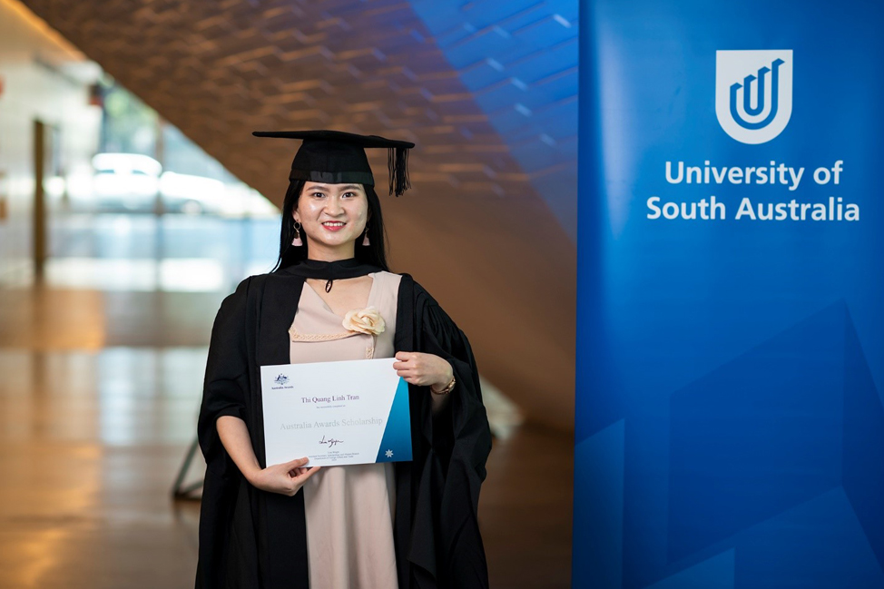 Linh proudly earned a Master of Engineering (Water Resources Management) at UniSA after two years of study