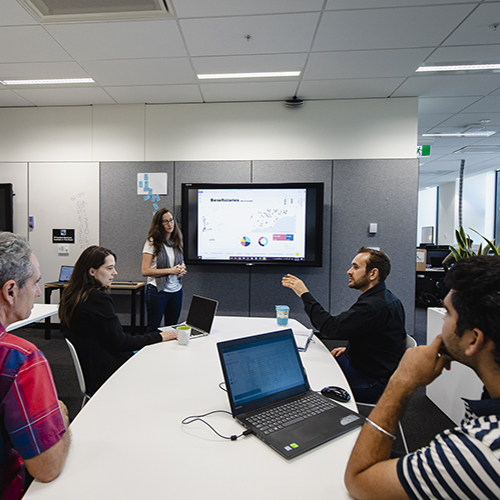 Startup Frontline BI with other startups in the ICC