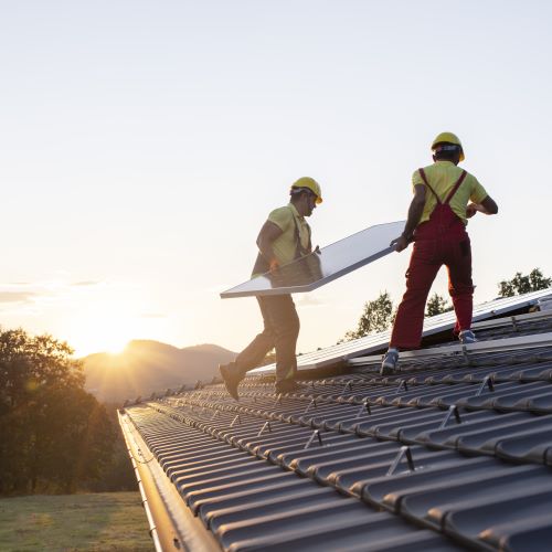 solar-panels-GettyImages-1399694331.jpg