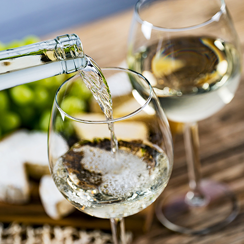 white wine_shutterstock_626512295_web.jpg