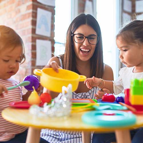 kindy teacher- shutterstock_1649048263-web.jpg