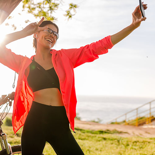 selfie fitness shutterstock_1441147238_web.jpg