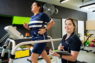 Invictus Pathways Program (IPP) participant Narelle Mason with Bachelor of Clinical Exercise Physiology (Hons) student Amber Cameron conducting testing in UniSA's High Performance Sport Centre.