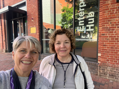 Lainie with UniSA alumnus Jodie Wardle on the History Festival tour of the Enterprise Hub.